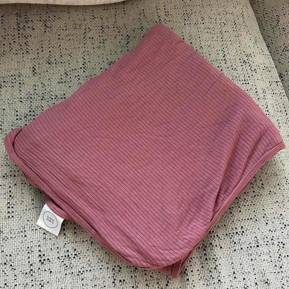 Lou Lou & Co Ribbed Swaddle